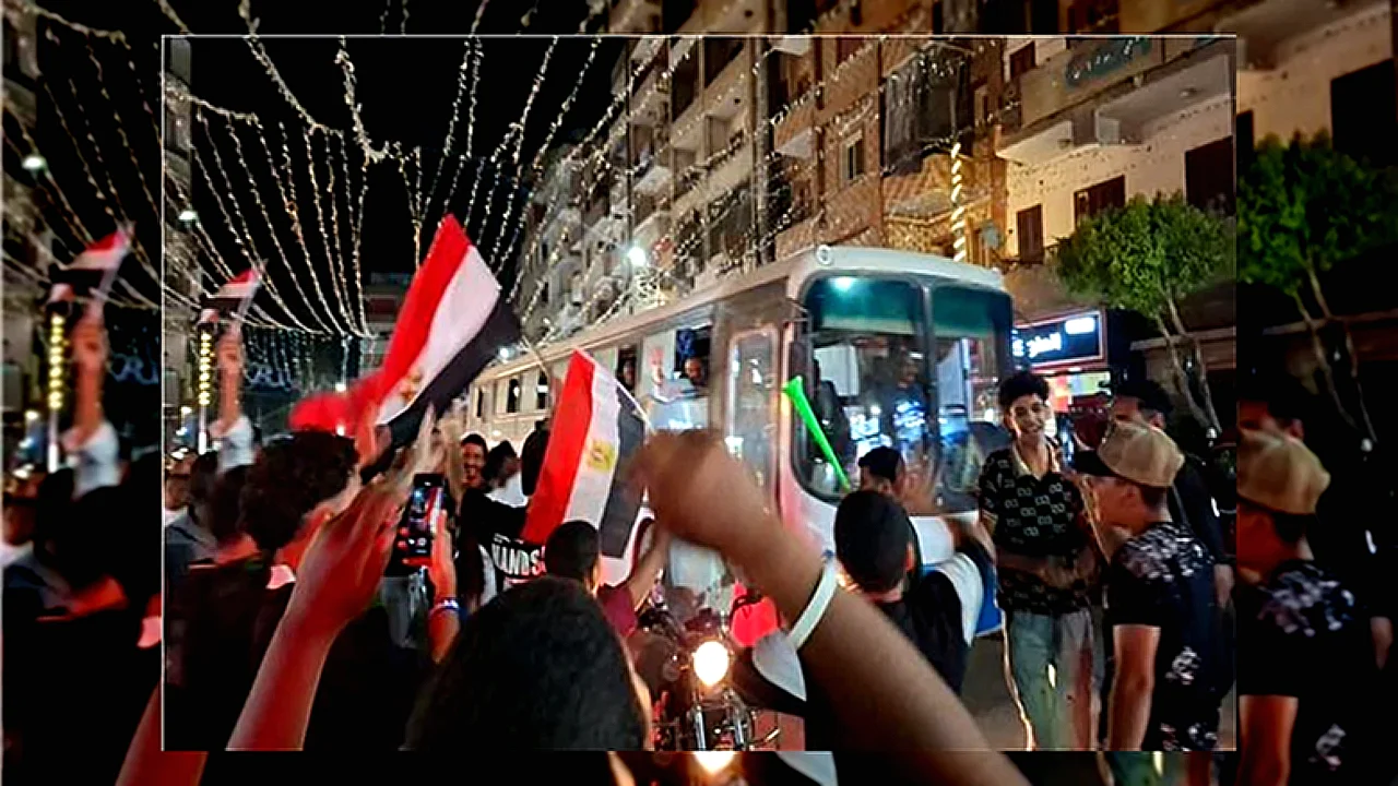 آلاف المواطنين مباراة مصر والأرجنتين في شمال سيناء