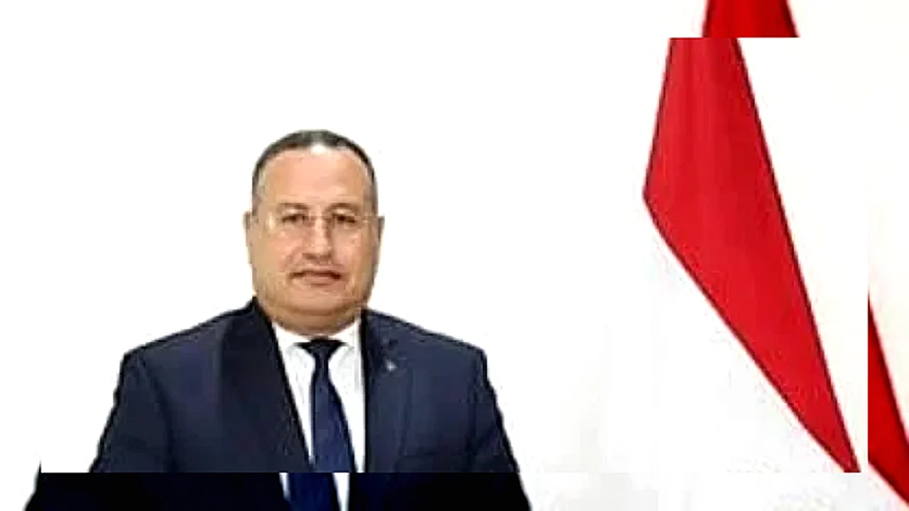 إعلان الشروط الكاملة صورة تعبيرية لإعلان منحة علماء