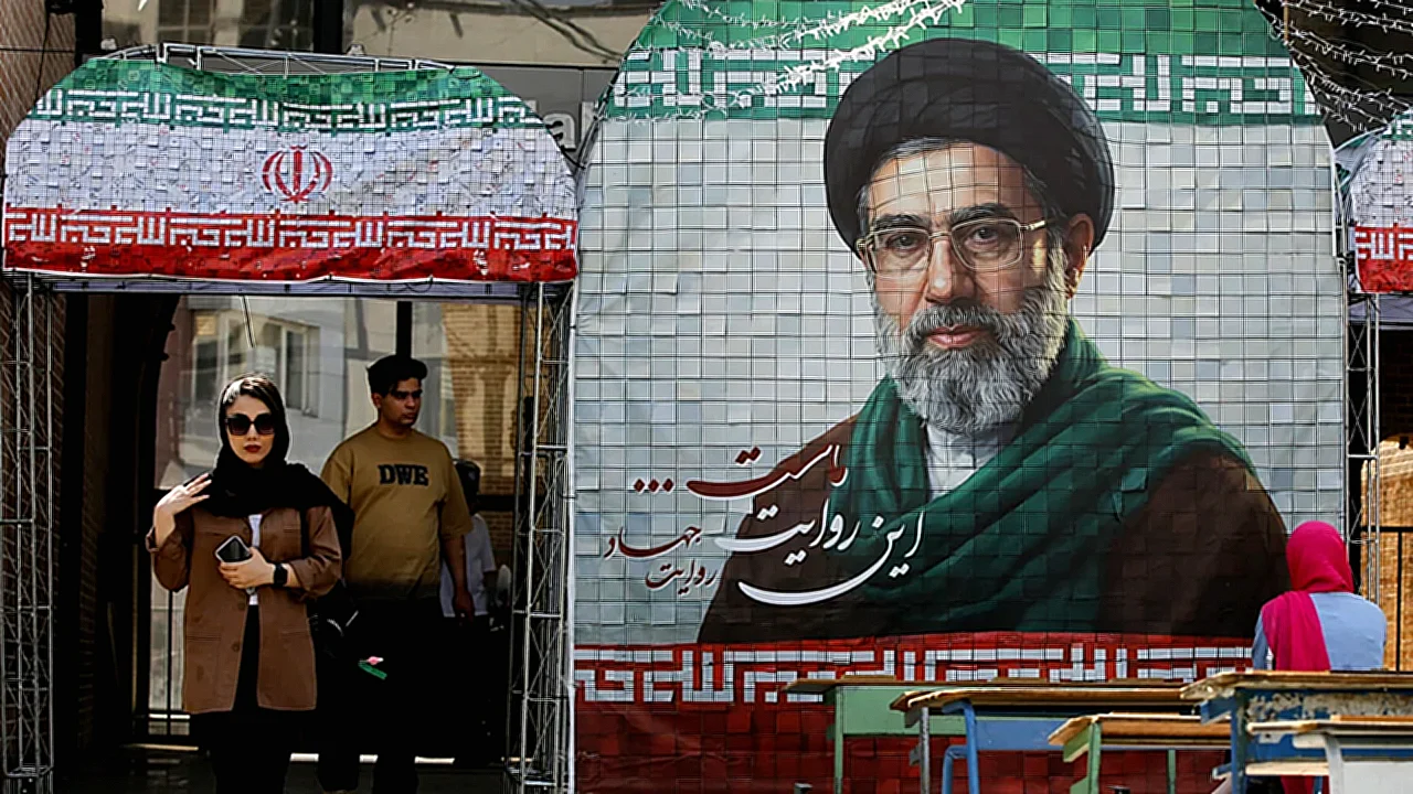 إيران تعلن إنهاء إنهاء العمليات العسكرية - شوارع طهران