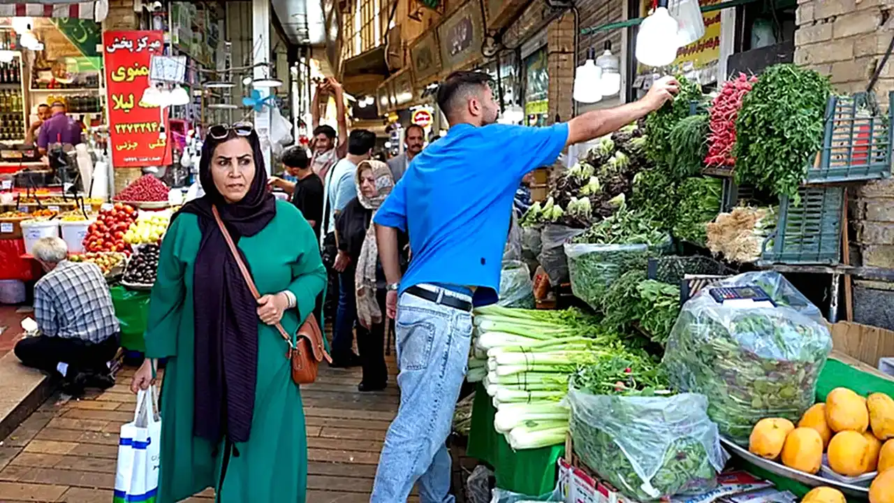 إيران تعلن تحويل متاجر في بازار تجريش التاريخي في طهران مع