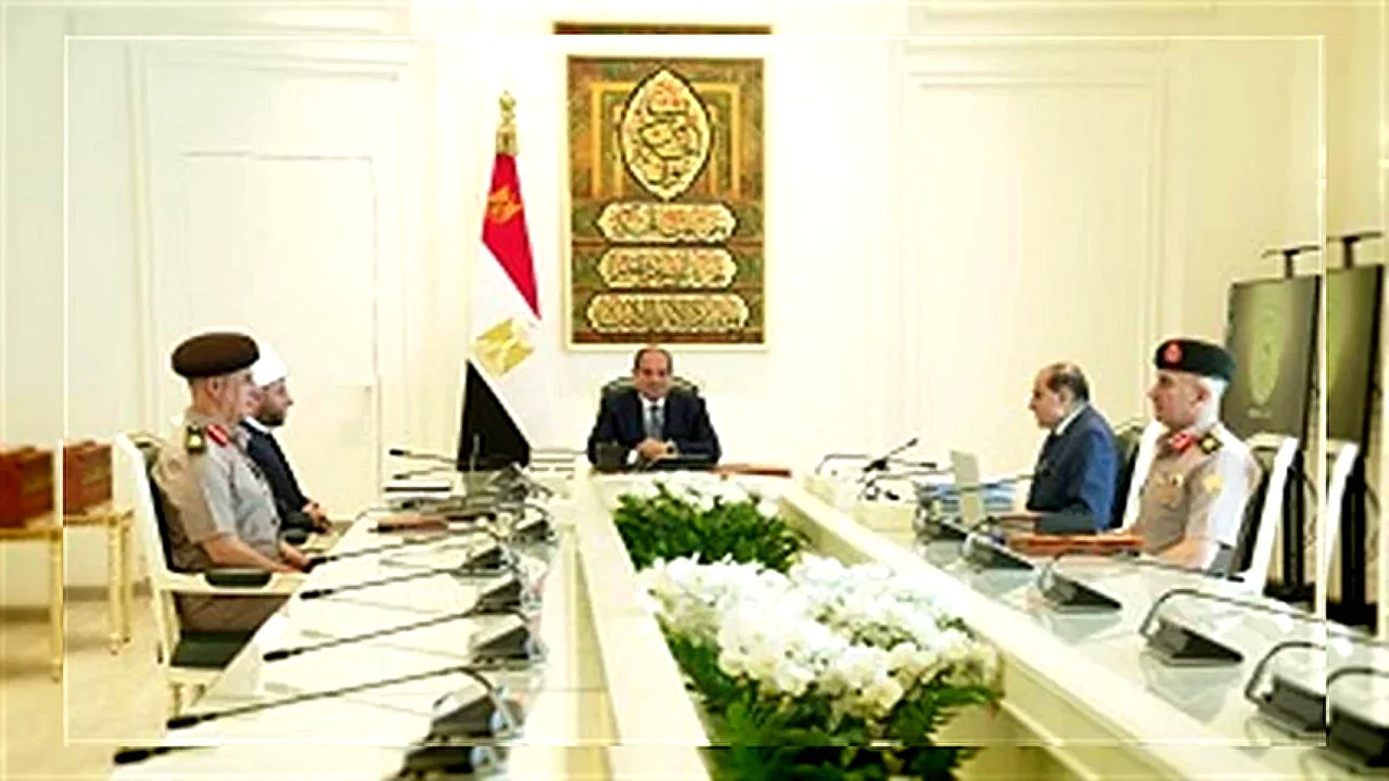 االرئيس السيسي يتابع الرئيس السيسي يترأس اجتماعًا حول