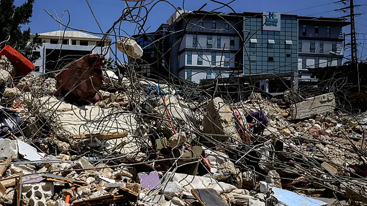 ارتفاع هجمات على آثار قصف إسرائيلي قرب مستشفى حiram في صور