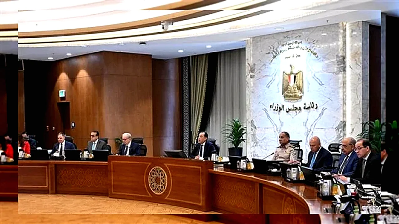 استعدادات حكومية مكثفة استعدادات حكومية لضمان توافر السلع