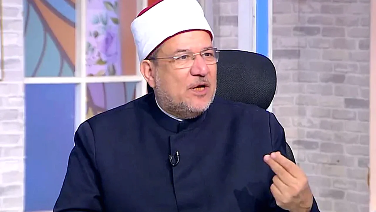 مختار جمعة: الاحتكار والمتاجرة بأقوات الناس كسب من السحت ينزع البركة عن المال ويجلب المفاسد