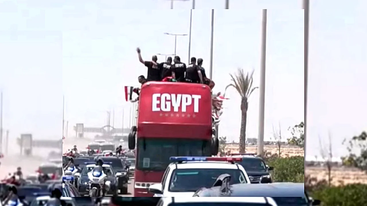الاستقبال الجماهيري الأسطوري الاستقبال الجماهيري لبعثة