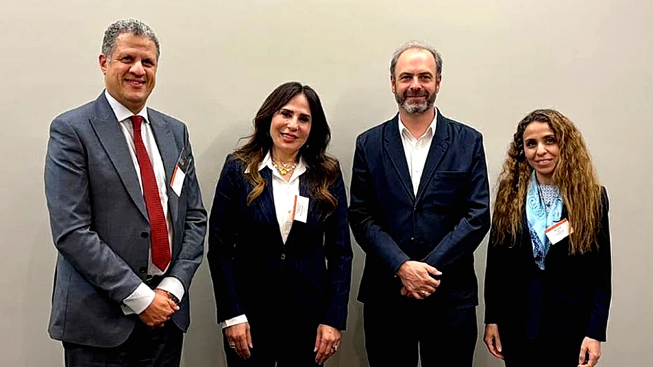 البريطانية التعاون في لقاء وزيرة الإسكان مع ممثل شركة