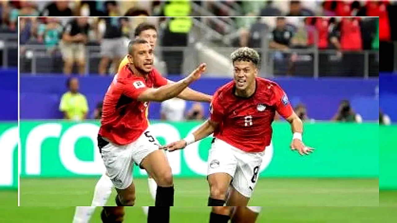 الجالية المصرية في باريس تنظم وقفة لتكريم منتخب الفراعنة بعد أدائه البطولى في المونديال