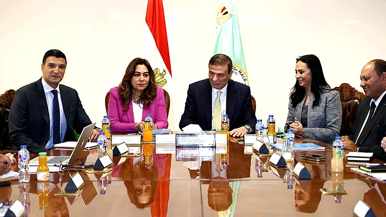 الحكومة تبحث آليات اجتماع وزاري لمناقشة تنفيذ مبادرة