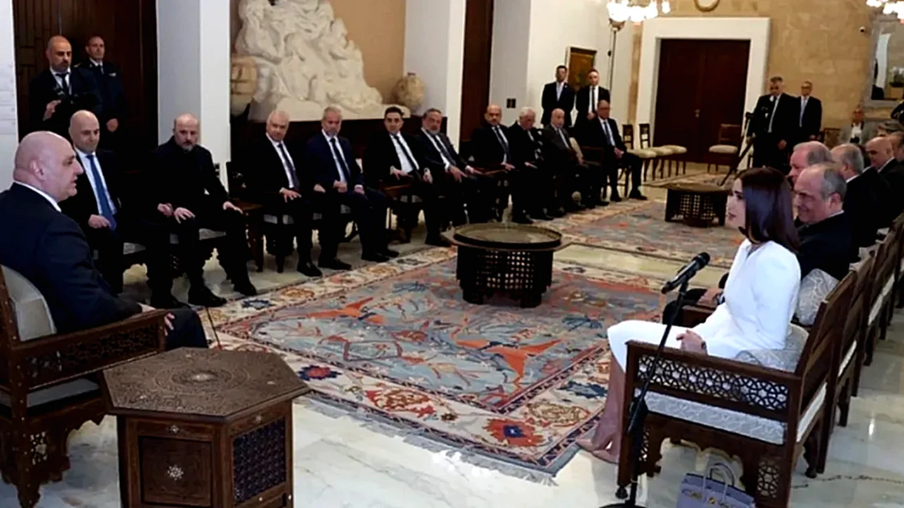 الرئيس اللبناني عودة الرئيس اللبناني جوزاف عون خلال لقاء