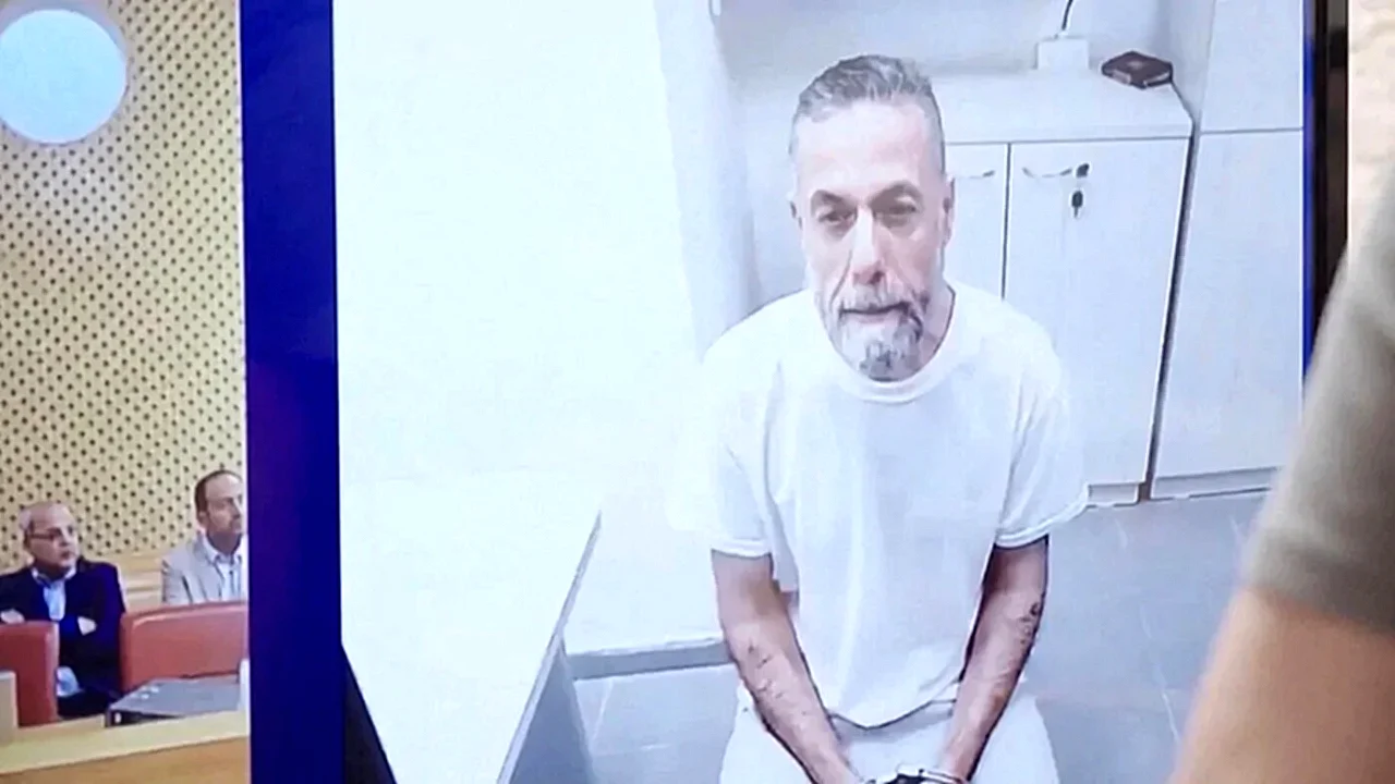 الطبيب الفلسطيني حسام الطبيب الفلسطيني المعتقل حسام أبو صفية