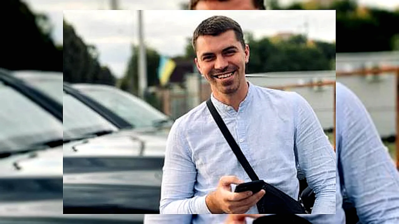 المنتج السابق في صورة تعبيرية لجندي أوكراني في موقع قصف