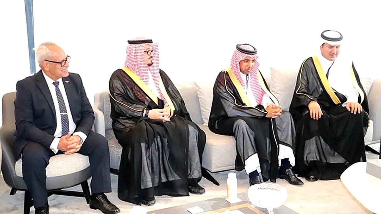 بروتوكول تعاون بين توقيع الأكاديمية المصرية لعلوم الطيران