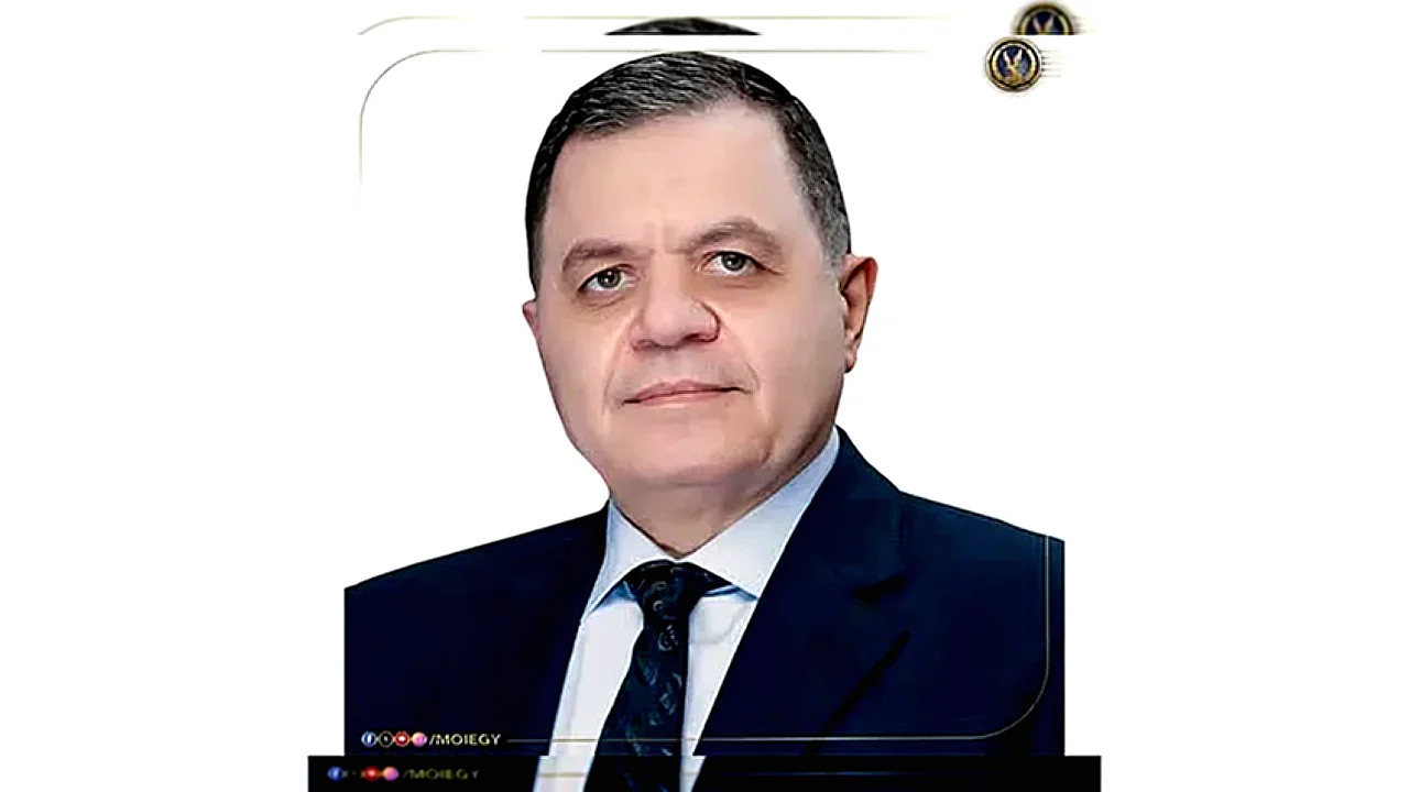 بقرار من وزير وثيقة رسمية توضح قرار السماح بالتجنس بجنسيات