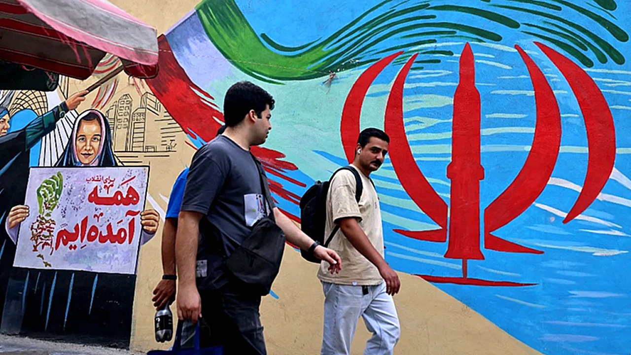 بوتين يعرض دعم دعم روسيا لإيران - الرئيسان وبيزشكيان خلال