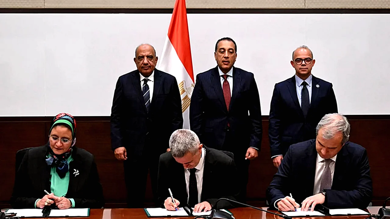 توقيع اتفاقيتي التشغيل مراسم توقيع اتفاقيات محطة جبل الزيت