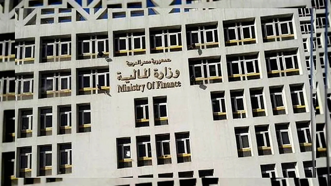 ثورة مالية في مقر وزارة المالية المصرية في القاهرة