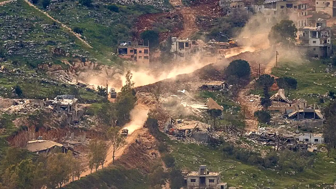 جنوب لبنان غارات إسرائيلية على خلال توترات الشرق الأوسط