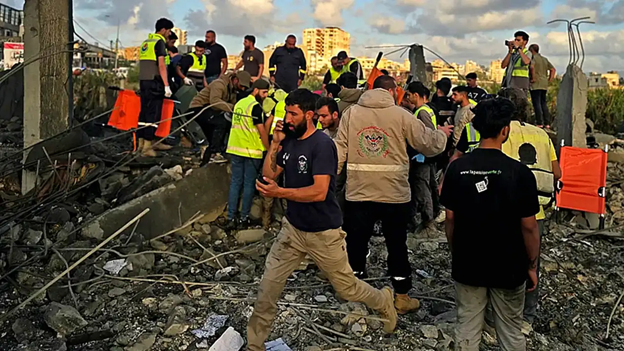 زعيم المعارضة الفرنسية جان لوك ميلانشون يتحدث عن التصعيد