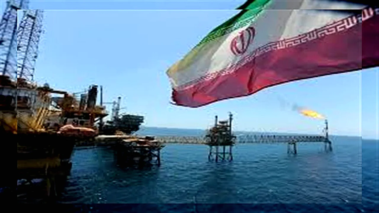 صادرات النفط الإيرانية ناقلة نفط إيرانية في البحر وسط