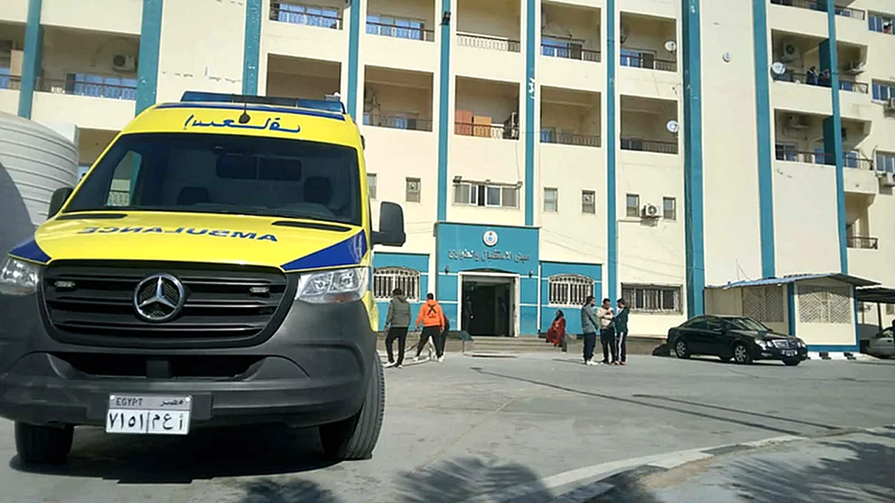 طبيبا من الجامعات دعم مستشفى العريش - وصول طبيبات وطمانسة