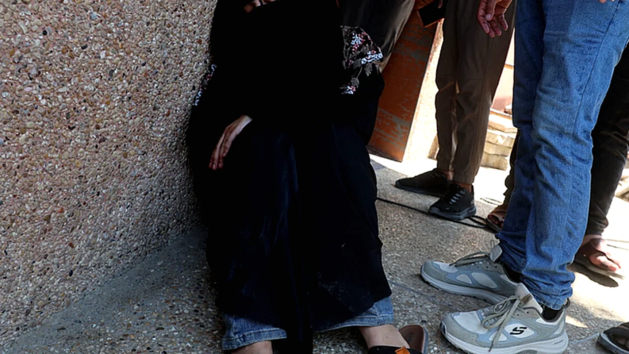 غارات إسرائيلية غزة مشيعون في جنازة فلسطيني استشهد جراء
