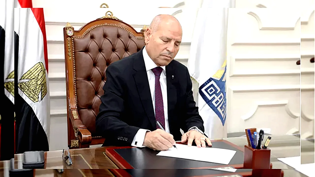 قرار عاجل بشأن مبنى بلدي في القاهرة مع لافتة توضح حظر