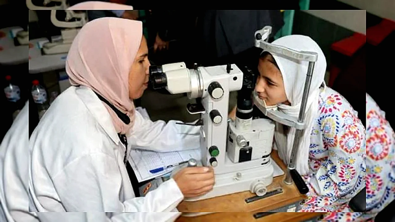 للجنة الطبية العليا رئيس الوزراء يستعرض تقرير القافلة