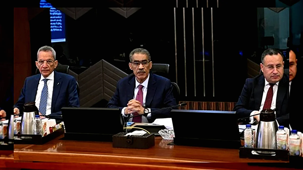 ماضون في خططنا رئيس الوزراء مصطفى مدبولي يتحدث خلال اجتماع