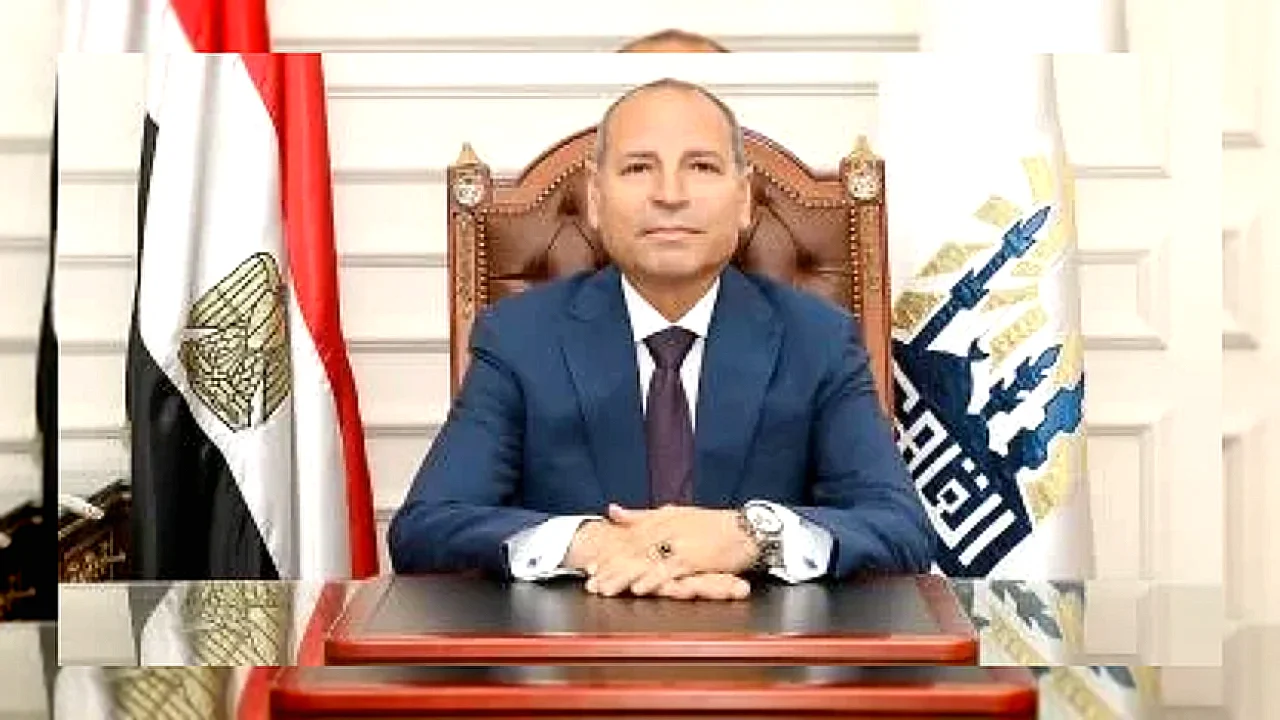 محافظ القاهرة ووزير الشباب يُشجعان المنتخب الوطني في مركز