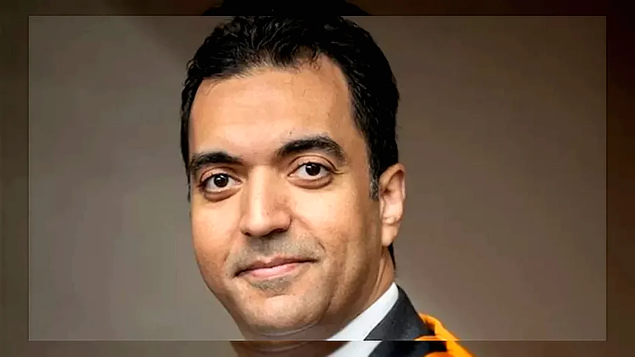 محمد الألفي أول الدكتور محمد الألفي خلال تنصيبه رئيسًا