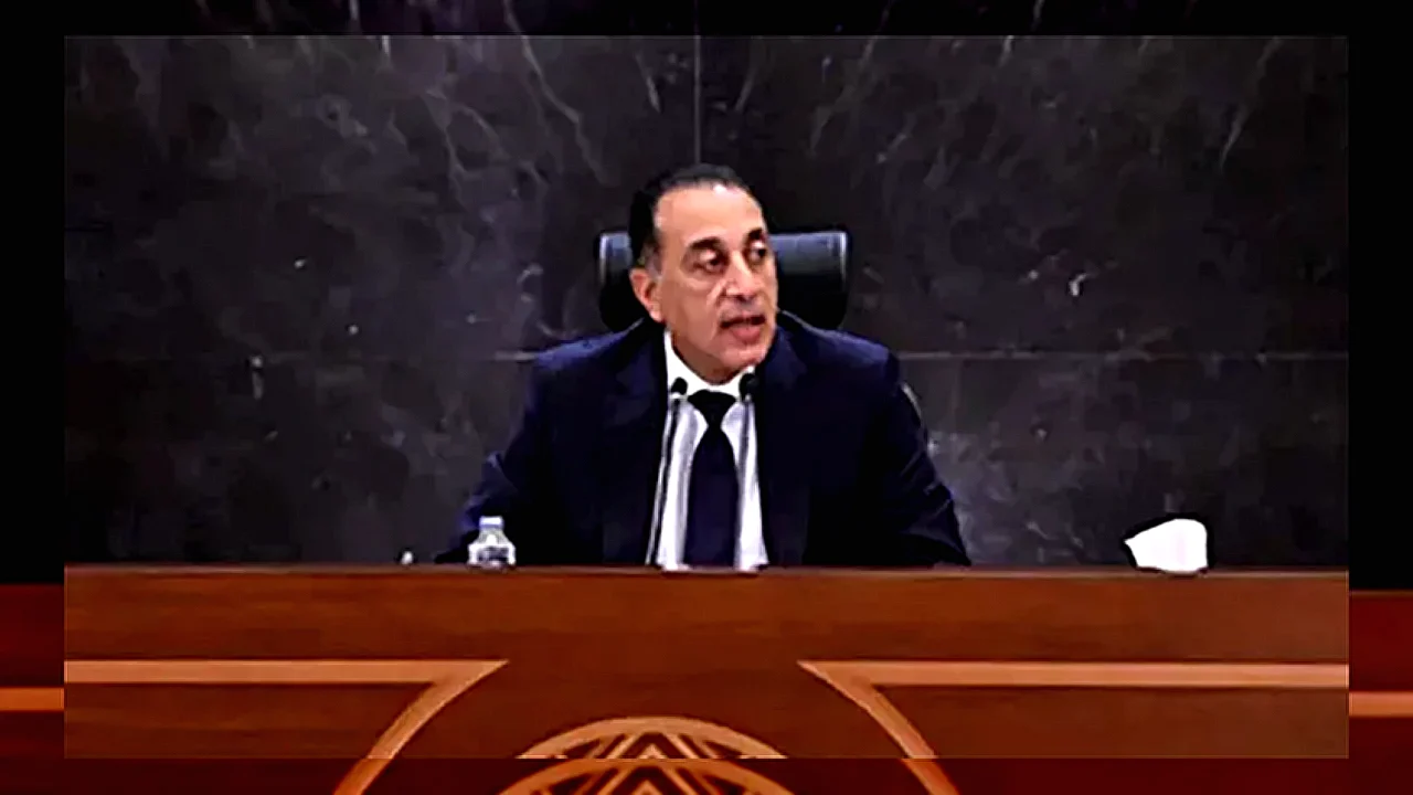 مدبولي يترأس اجتماع - رئيس مجلس الوزراء يترأس اجتماع
