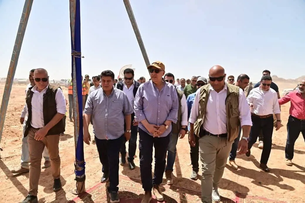 مشروع توشكى وزير الري يتفقد ويوجه بتسريع تنمية جنوب الوادي