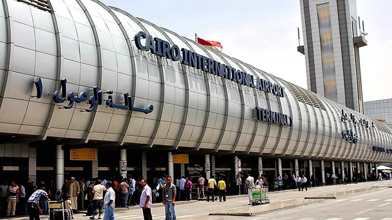 مصر توقع اتفاقيتين - توقيع اتفاقية تشغيل منظومة بمطار