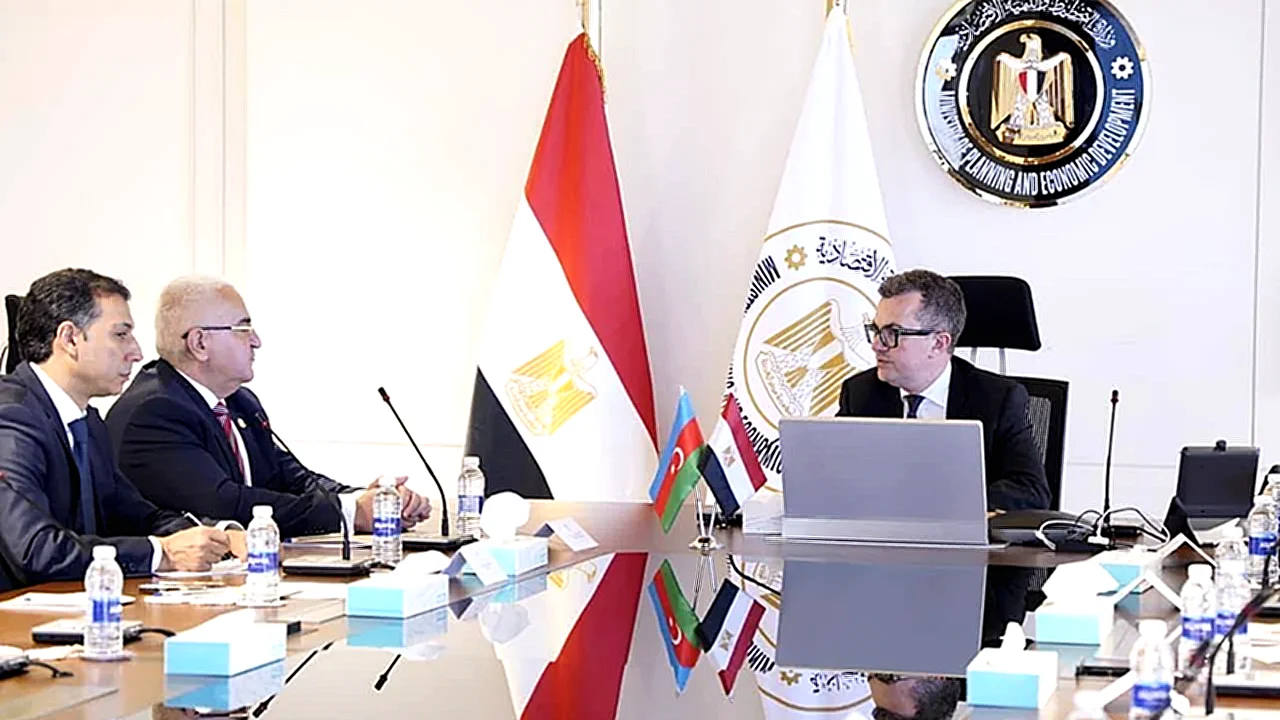 مصر وأذربيجان تبحثان لقاء وزير التخطيط المصري مع سفير