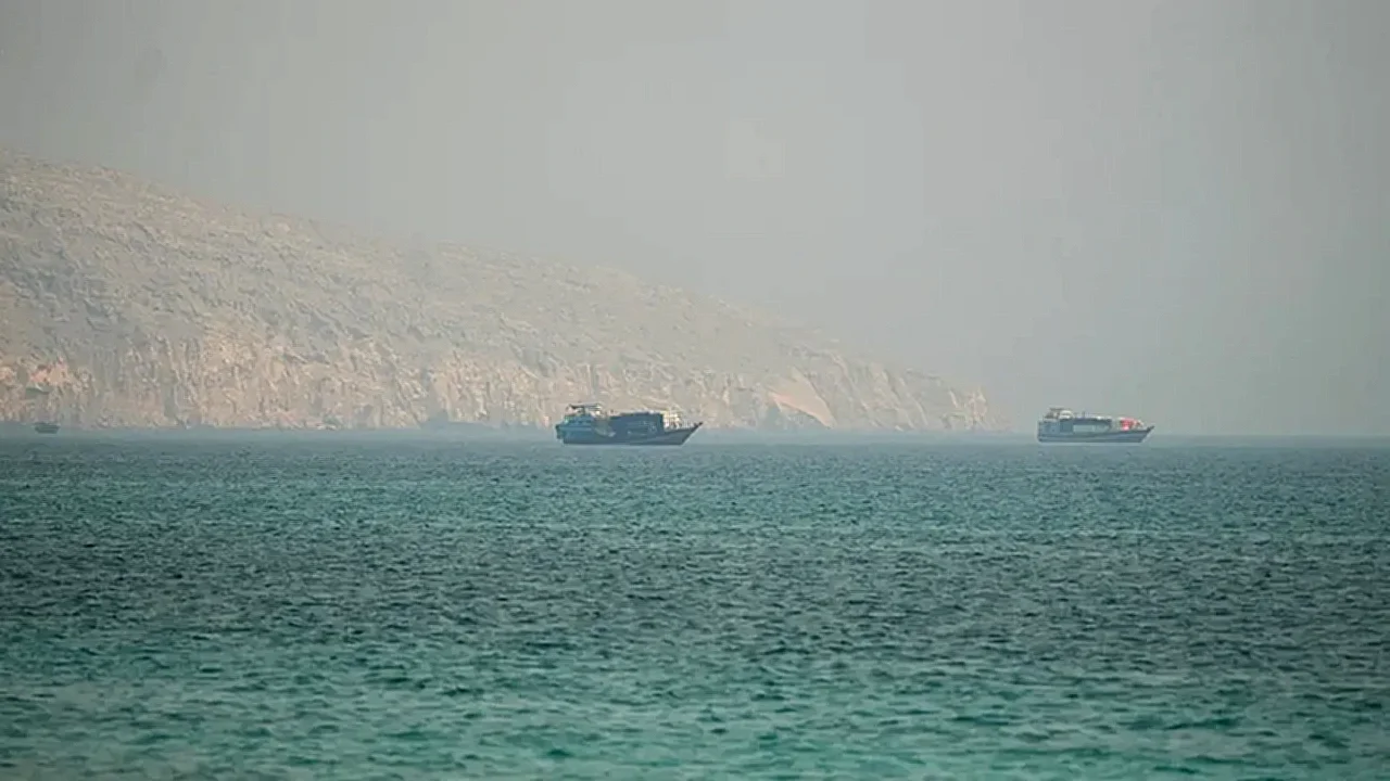 مضيق هرمز المسار الجنوبي في مفتوح أمام السفن
