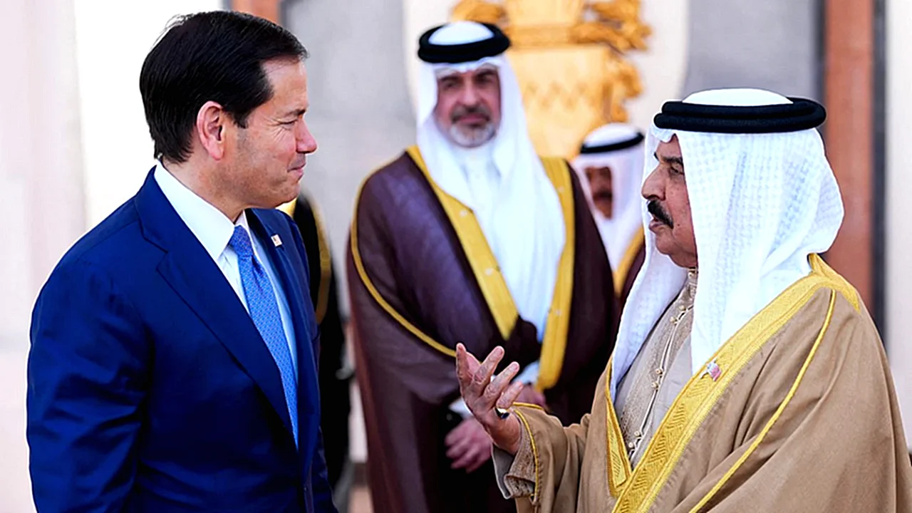 مضيق هرمز وزير الخارجية الأمريكي ماركو روبيو يستمع لكلمة