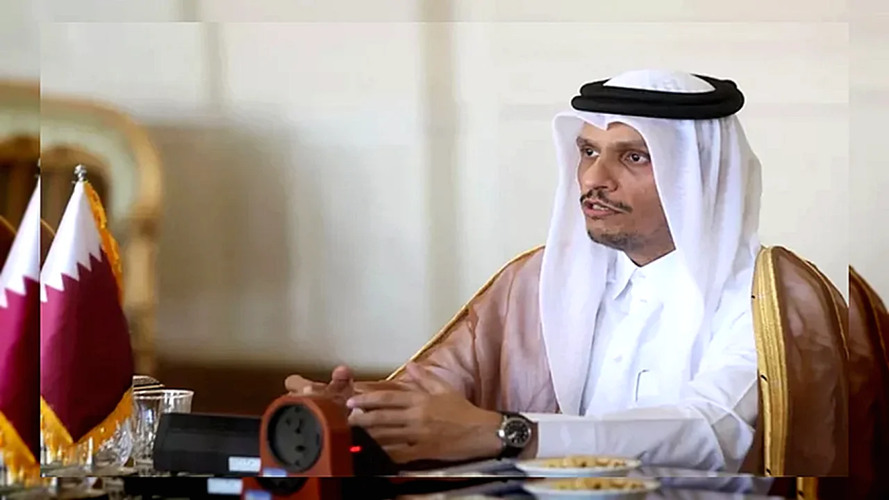 مضيق هرمز صورة أرشيفية لرئيس الوزراء القطري الشيخ محمد بن