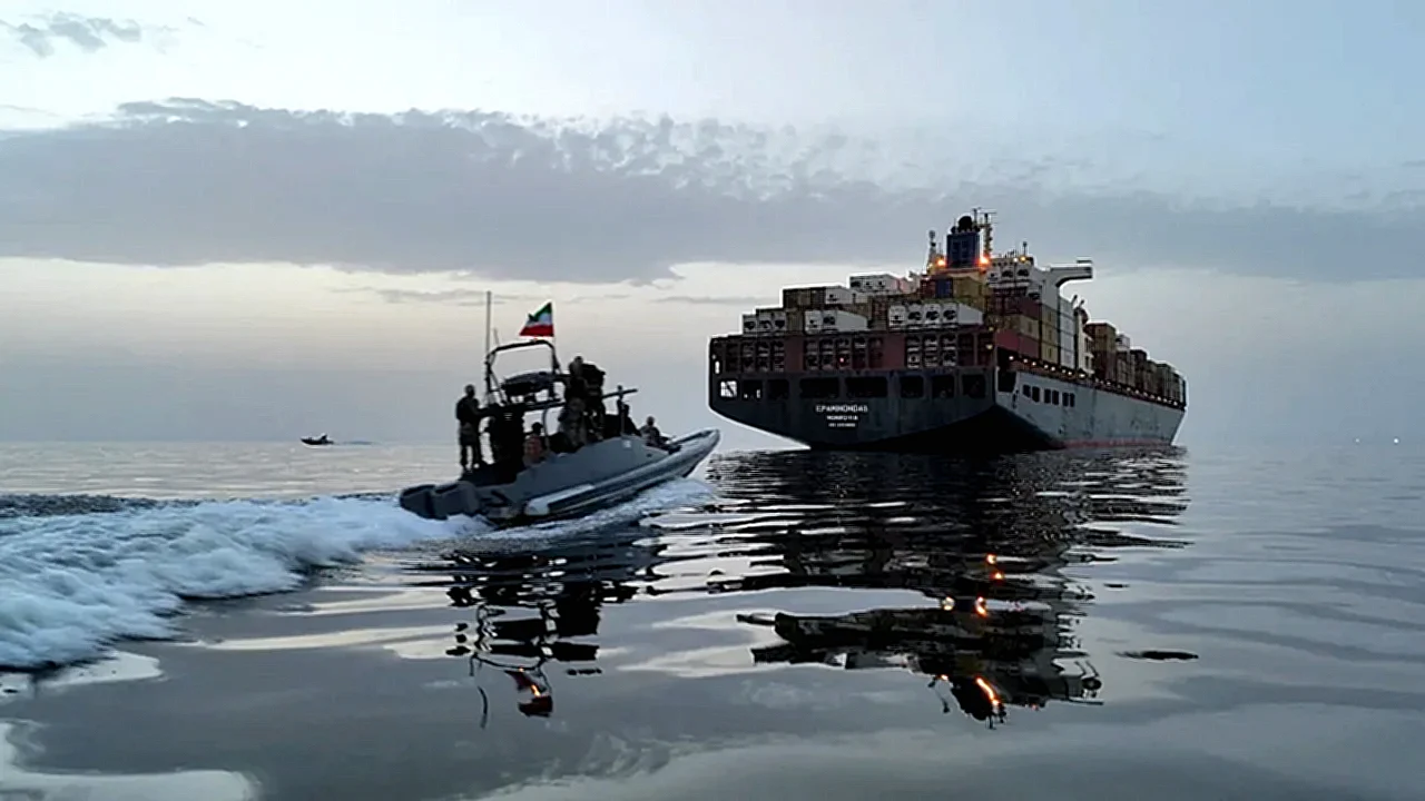 ألمانيا مضيق هرمز - وحدة بحرية ألمانية في البحر المتوسط