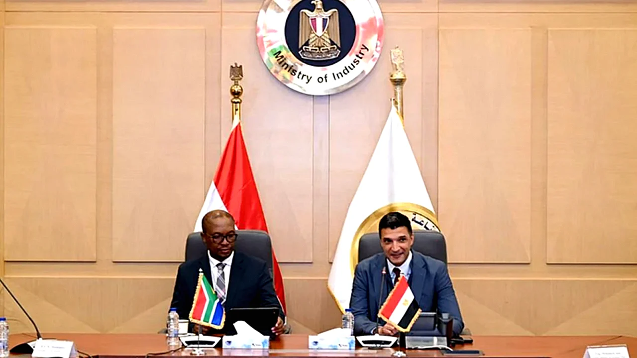 نتفاوض مع كبرى وزير الصناعة يتحدث عن مفاوضات لتصنيع المواد