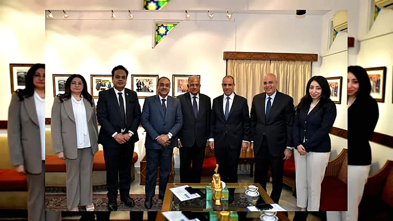 نرحب بتعزيز الاستثمارات وزير الخارجية المصري يلتقي مسؤولين