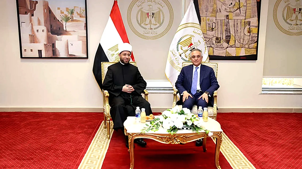 وزارة العدل تنظ وزير العدل ووزير الأوقاف خلال الندوة