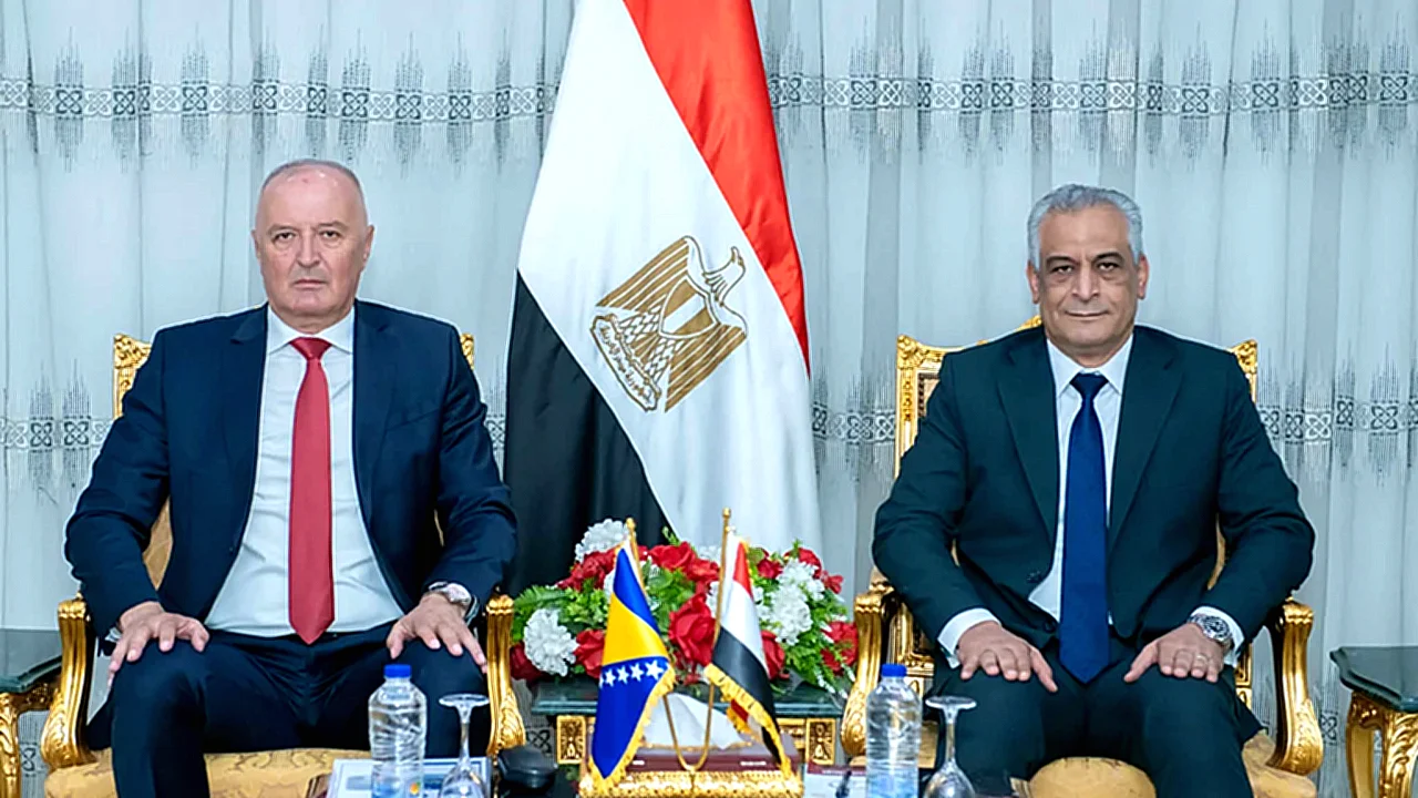 وزير الإنتاج الحربي لقاء مع وزير دفاع البوسنة والهرسك لبحث