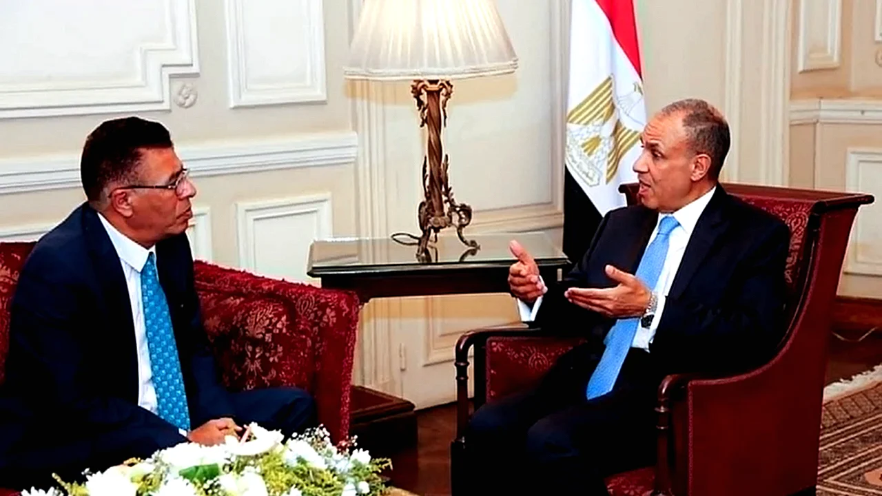 وزير الخارجية المصري يدعم لبنان