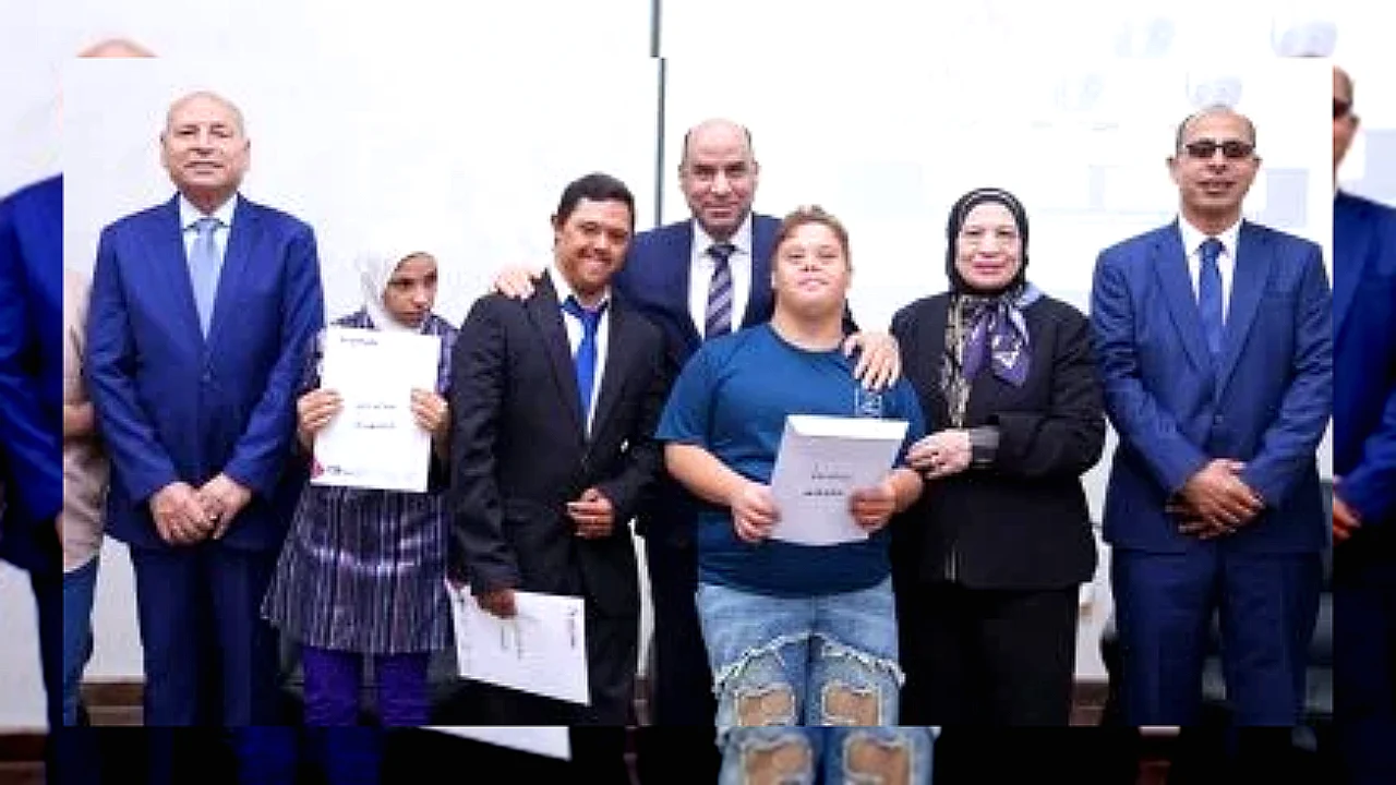 وزير العمل ومحافظ جانب من افتتاح الملتقى القومي الثاني