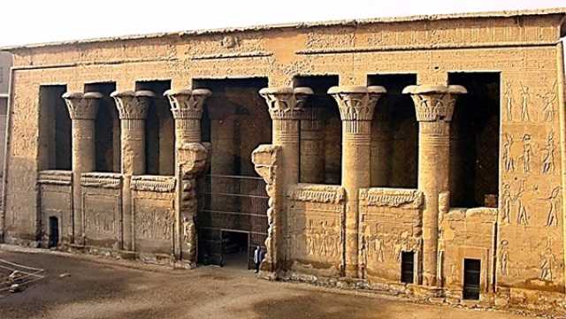 معبد إسنا