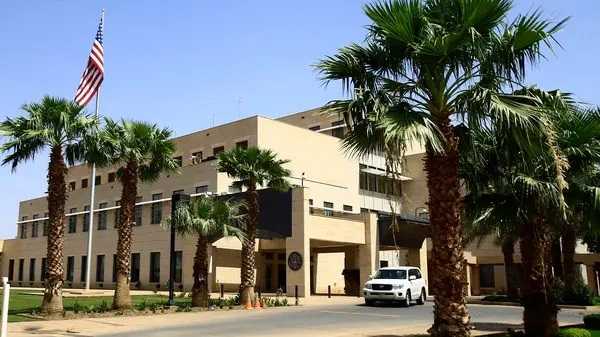 بايدن يوافق على نقل قوات أمريكية لمكان قريب من السودان لإجلاء رعاياه