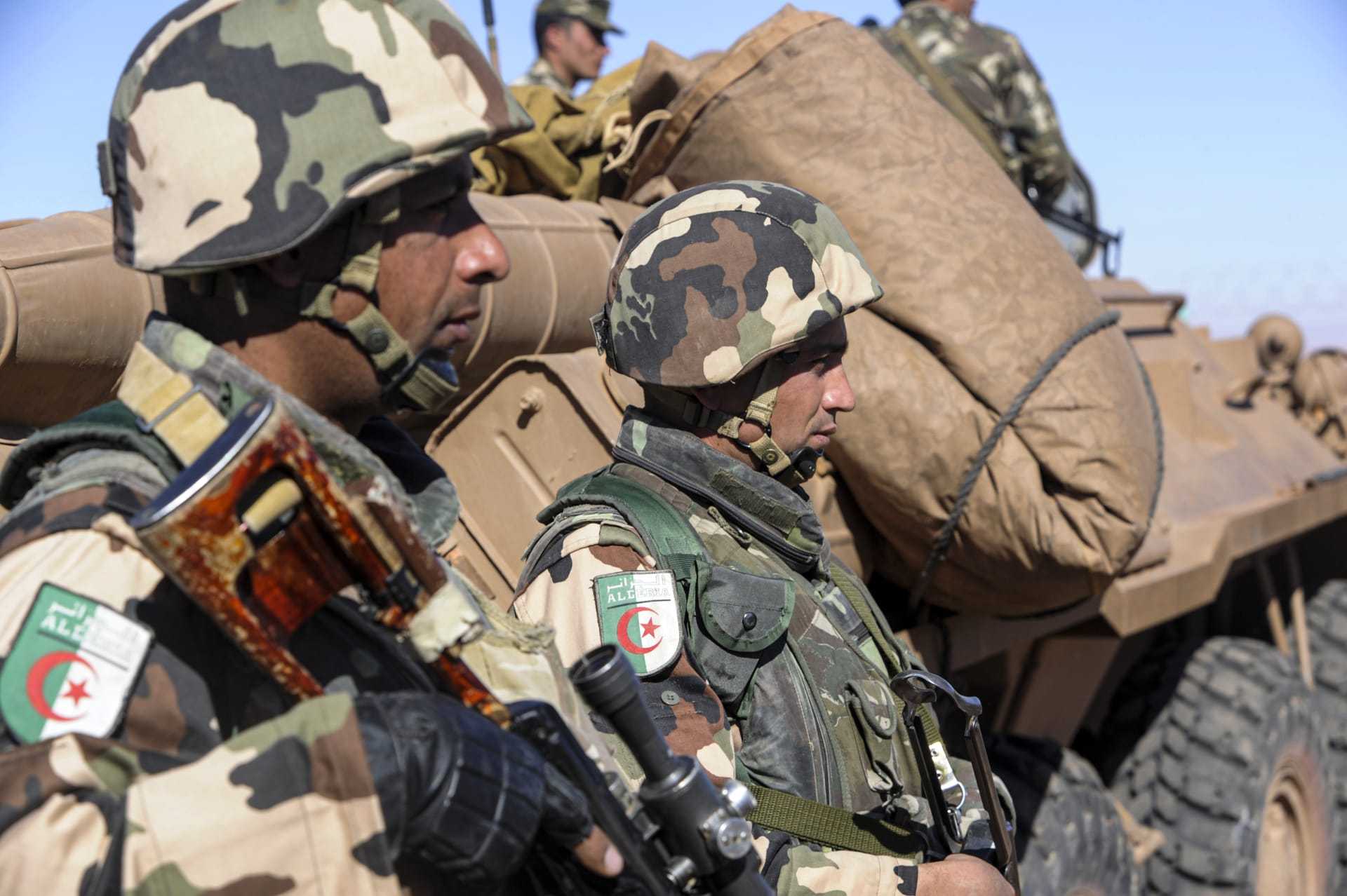 اشتباكات مسلحة بين الجيش الجزائري وخلية إرهابية