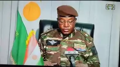 النيجر تعلن وقف تصدير الذهب واليورانيوم لفرنسا